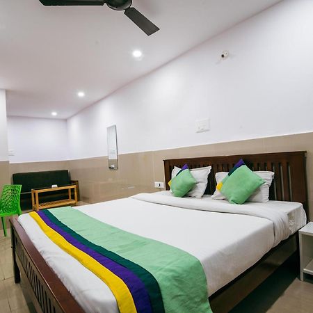 Hotel Treebo Empire Executive Premium, Hinjewadi Hinjawadi Zewnętrze zdjęcie
