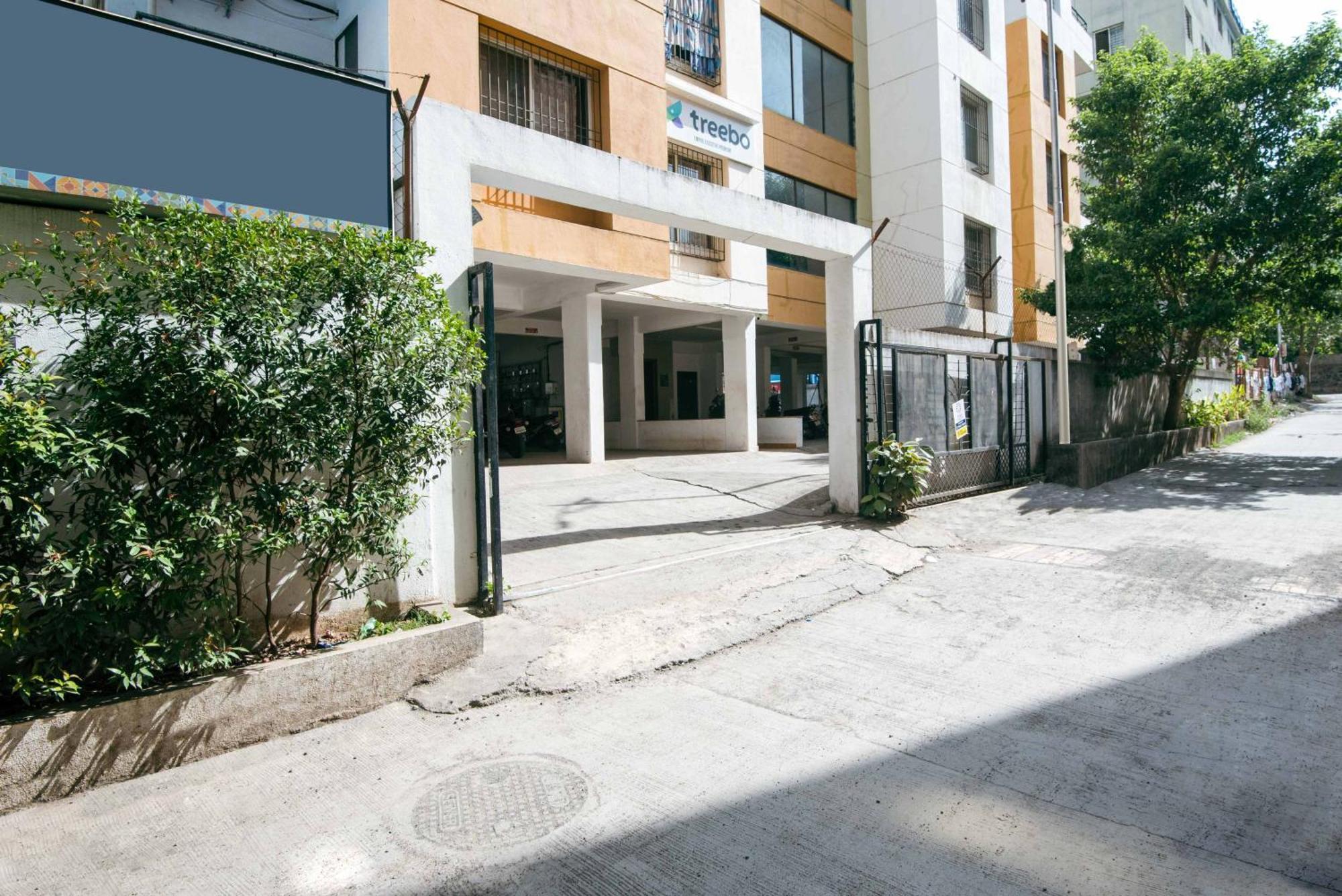 Hotel Treebo Empire Executive Premium, Hinjewadi Hinjawadi Zewnętrze zdjęcie